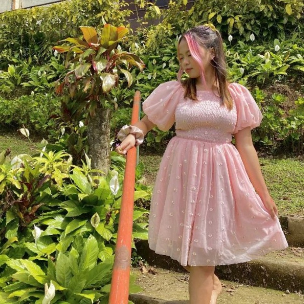 pink or white daisy dress